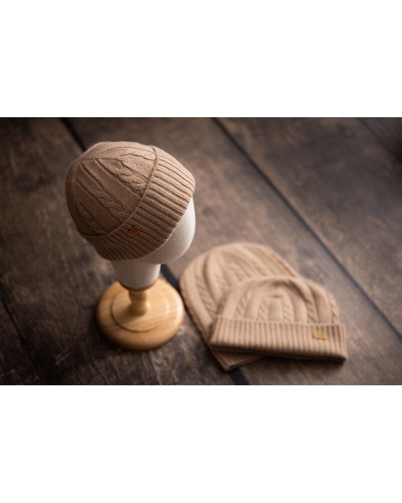 Bonnet en pur laine de chameau blanc de Mongolie